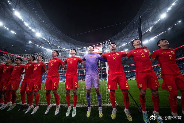 王小鲁：这样社会性的东西就少了一点，你把它给诗化了。